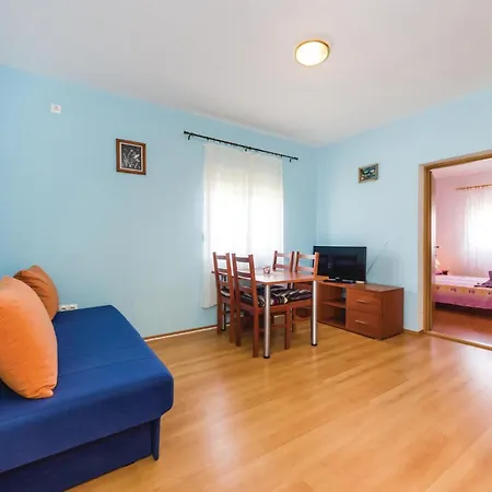 Gorgeous In Novigrad With Kitchen Prázdninový dům *